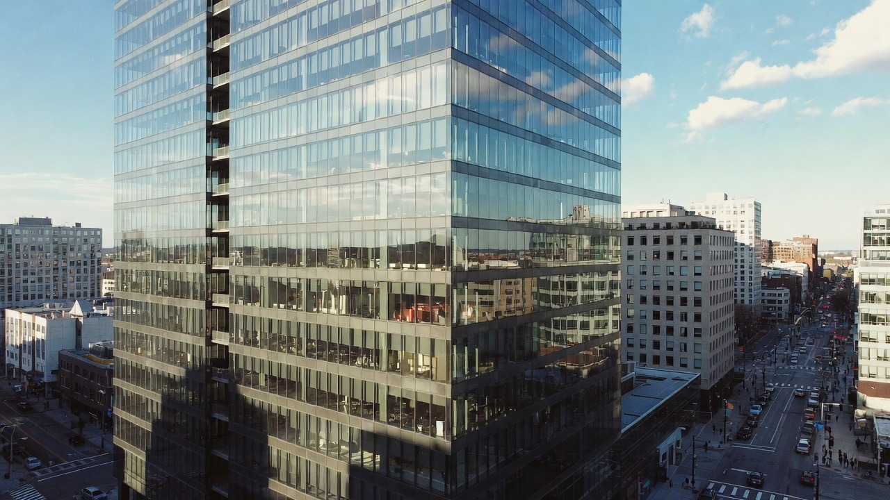 What Are Commercial Window Films Costs in Canada? A Practical Toronto and GTA Guide for Better Glass Performance